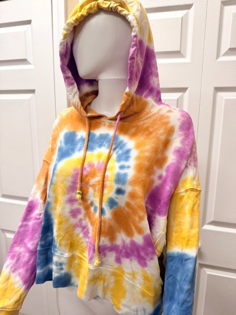 DAYDREAMER LA Rainbow Spiral Tie Dye Cropped Hoodie Sweatshirt Medium Made in US - Picture 3 of 7